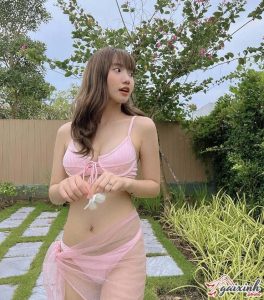 Vẻ Đẹp “Mới Chớm” Của Tiktoker 2k4 Lê Thị Khánh Huyền