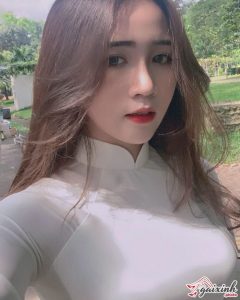 Hot Girl Daklak “Nổi Như Cồn” Vì Mặc Áo Dài Không Bó Chẽn Vẫn Gợi Cảm
