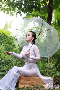 Thoả Đam Mê Áo Dài Ướt Mưa Cùng Thiếu Nữ Giữa Thiên Nhiên